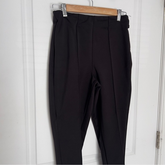 Sweaty Betty
Black Off Piste Stirrup Ski Trousers  size S - Picture 4 of 8